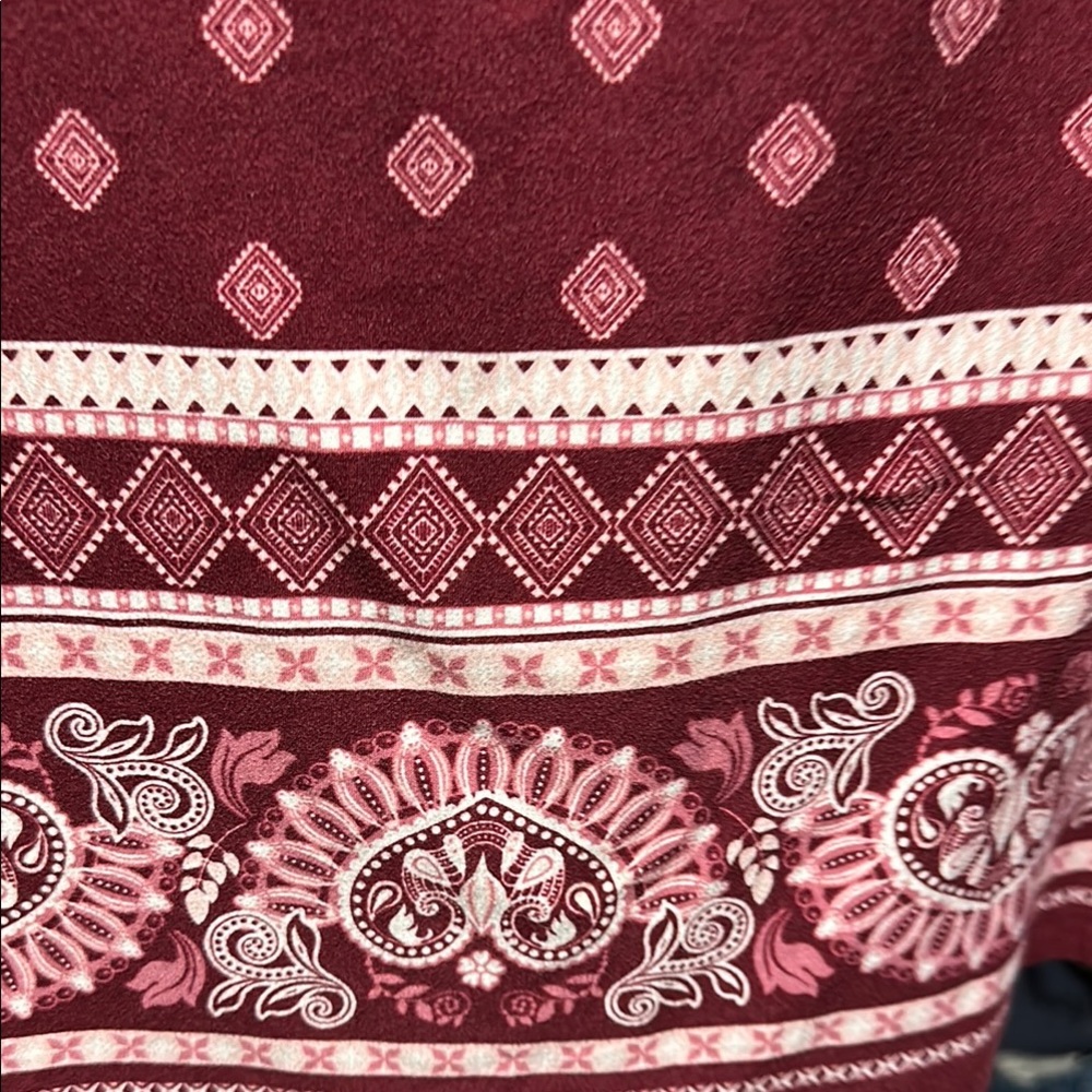 Chic Red Geometric Pattern Dress - Picture 4 of 5
